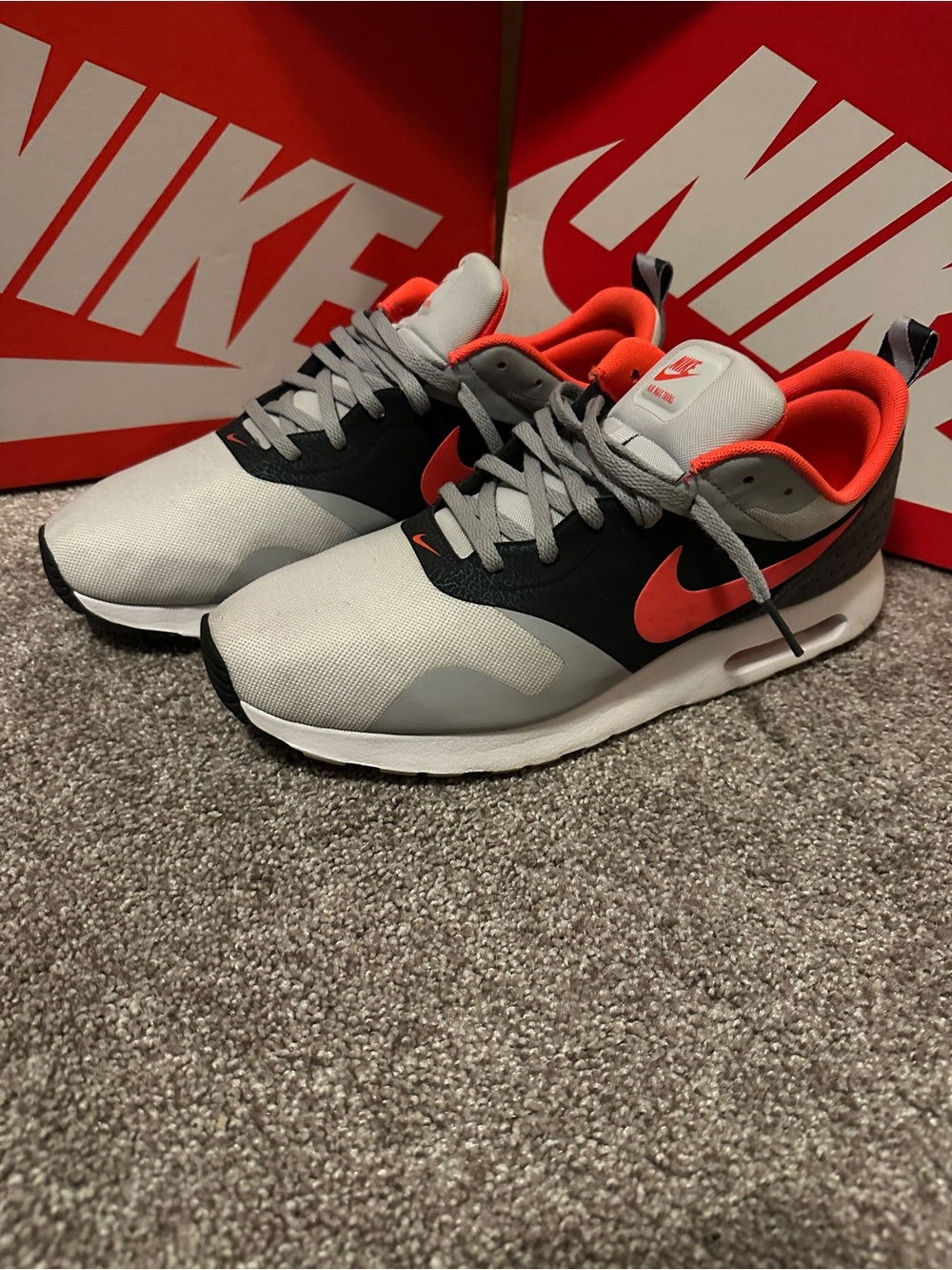 Nike Air Max Tavas ‘SE’ Black/Wolf Grey/Infareditem (2014) Size 10